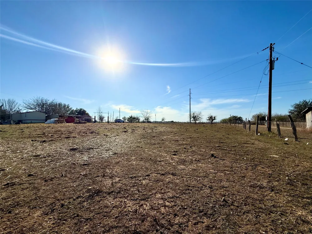 685 Fox Lane Lockhart, TX 78644