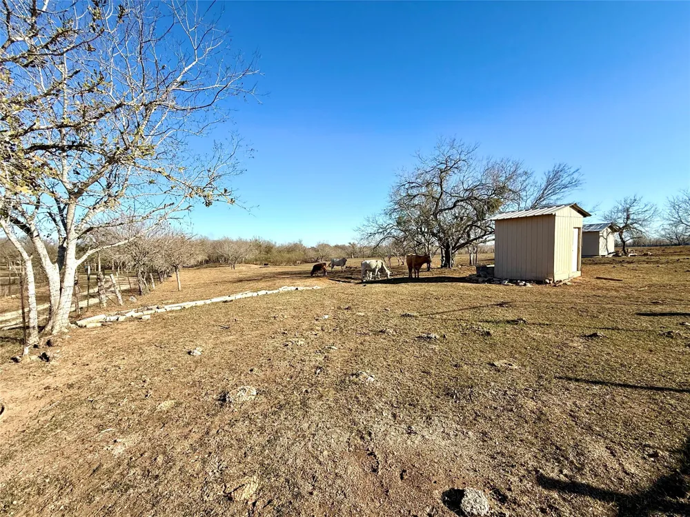 685 Fox Lane Lockhart, TX 78644