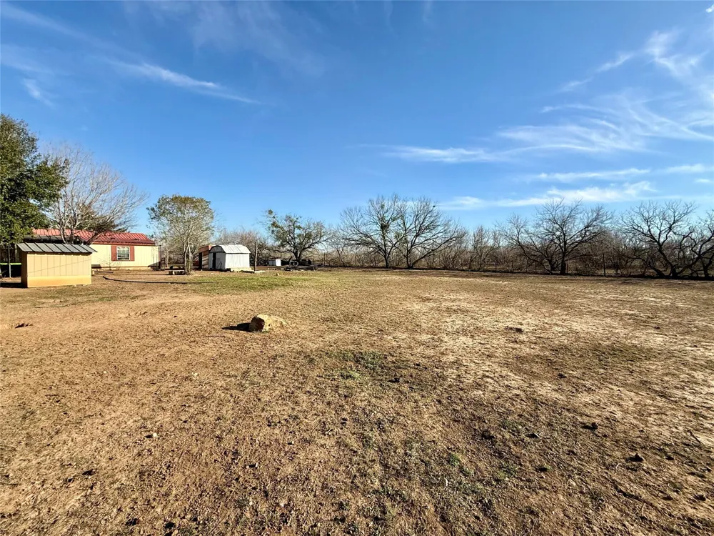 685 Fox Lane Lockhart, TX 78644