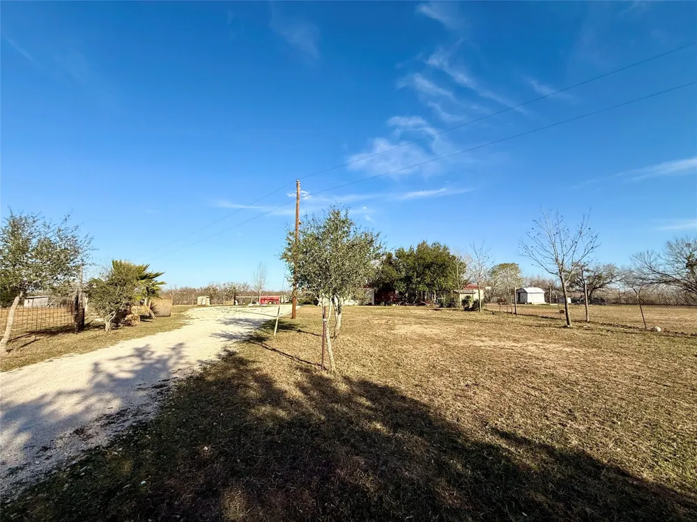 685 Fox Lane Lockhart, TX 78644