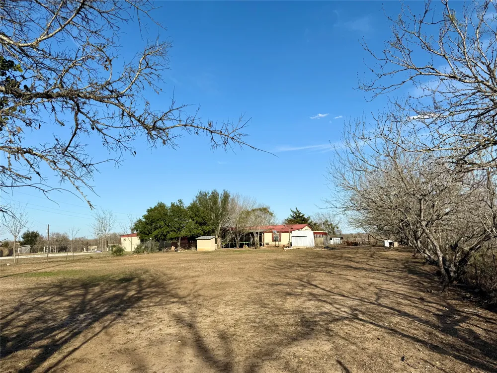 685 Fox Lane Lockhart, TX 78644