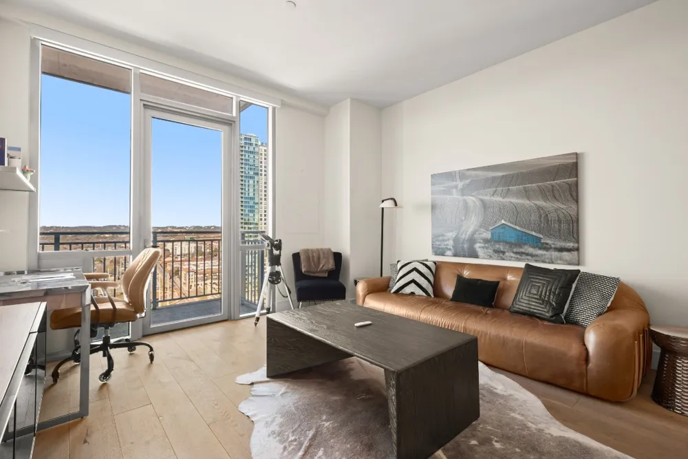 222 West Avenue #2012 Austin, TX 78701