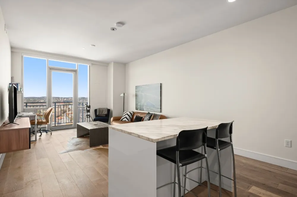 222 West Avenue #2012 Austin, TX 78701