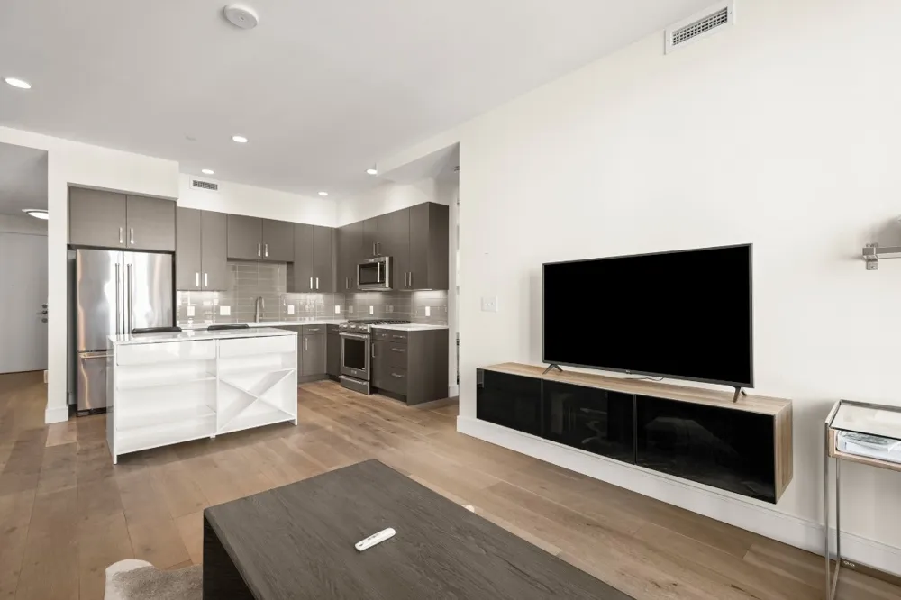 222 West Avenue #2012 Austin, TX 78701