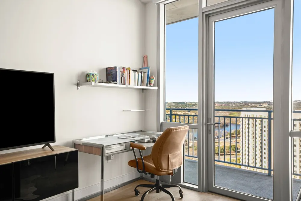 222 West Avenue #2012 Austin, TX 78701