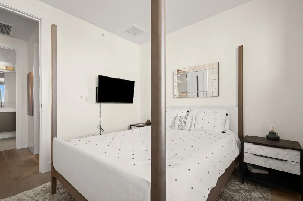 222 West Avenue #2012 Austin, TX 78701