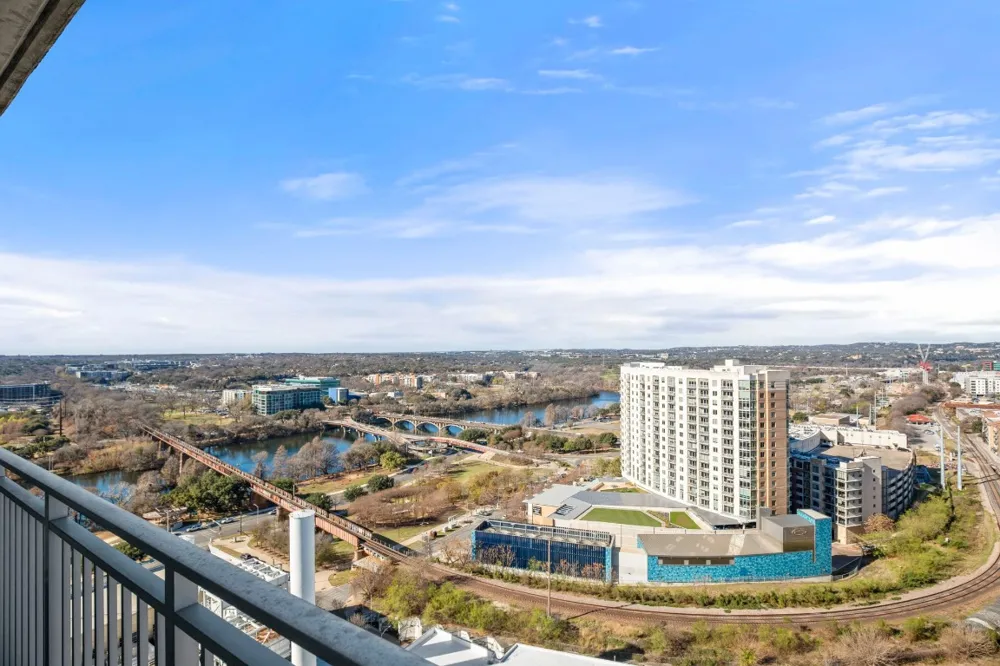 222 West Avenue #2012 Austin, TX 78701