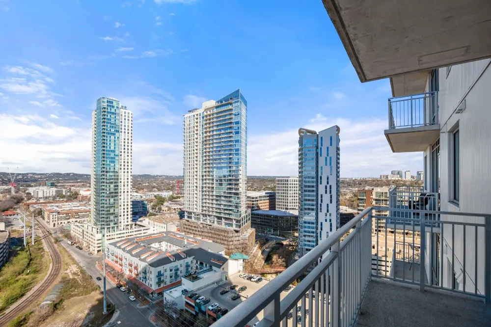 222 West Avenue #2012 Austin, TX 78701