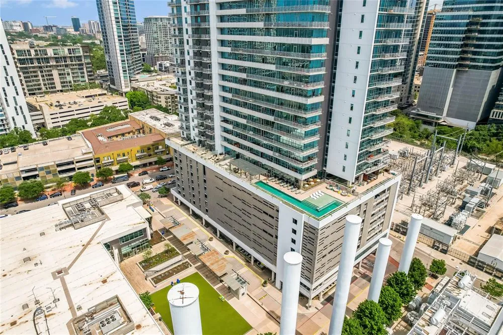 222 West Avenue #2012 Austin, TX 78701
