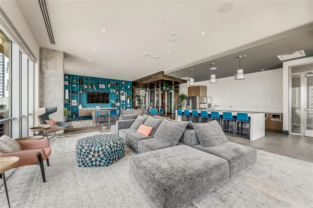 222 West Avenue #2012 Austin, TX 78701