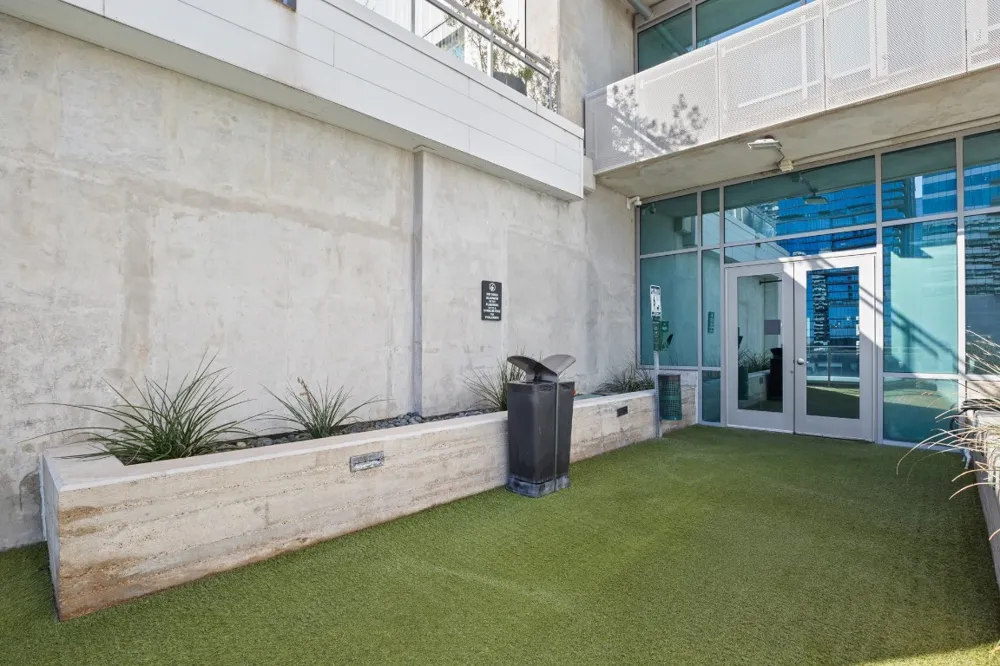 222 West Avenue #2012 Austin, TX 78701
