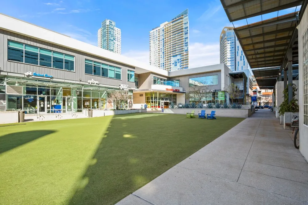 222 West Avenue #2012 Austin, TX 78701