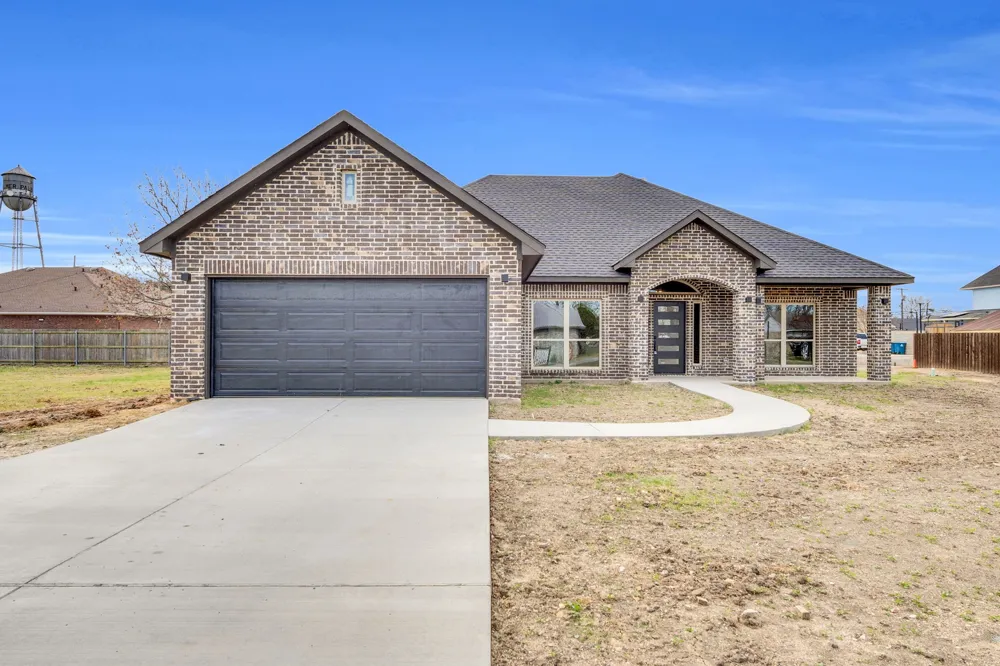 203 W Denton Street Palmer, TX 75152