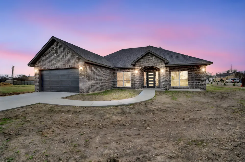 203 W Denton Street Palmer, TX 75152
