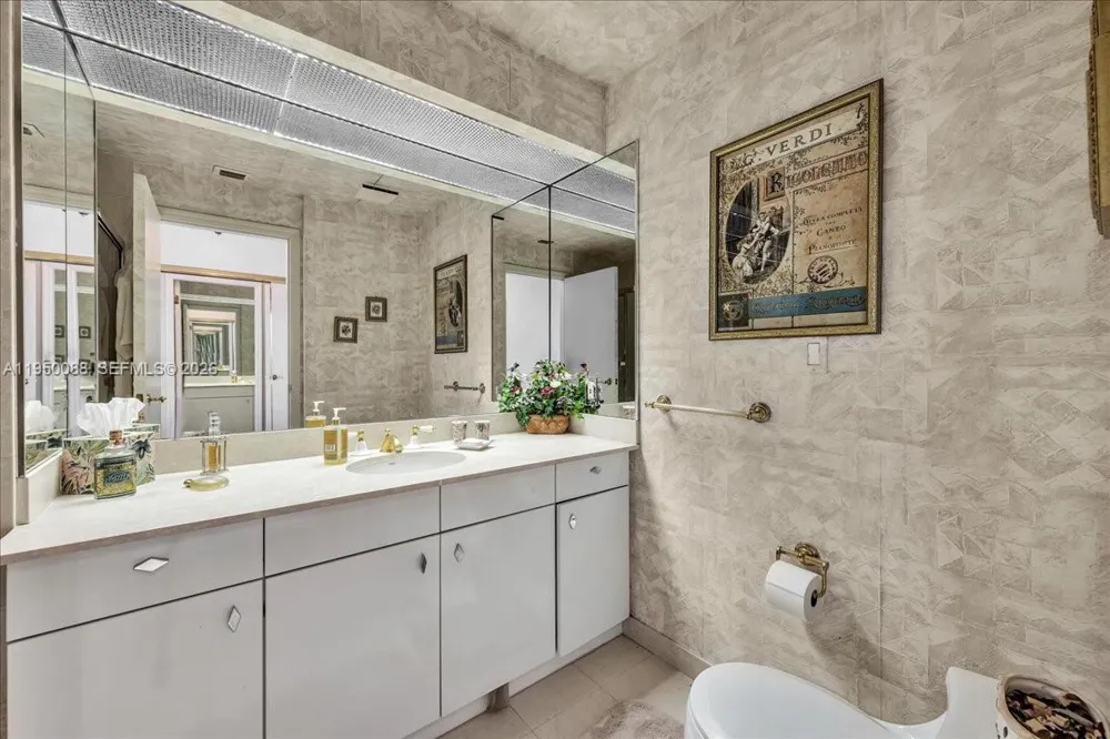 10101 Collins Ave #16B Bal Harbour, FL 33154