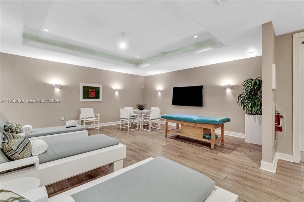 10101 Collins Ave #16B Bal Harbour, FL 33154