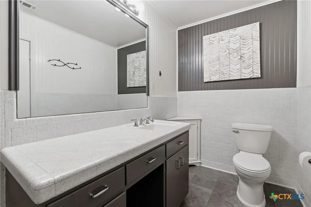 811 Nixon Street Lockhart, TX 78644