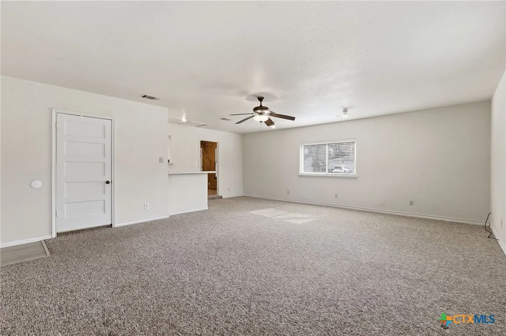 811 Nixon Street Lockhart, TX 78644