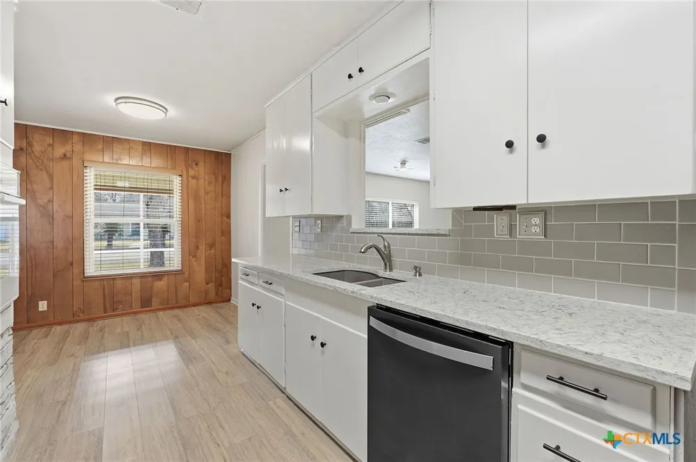811 Nixon Street Lockhart, TX 78644