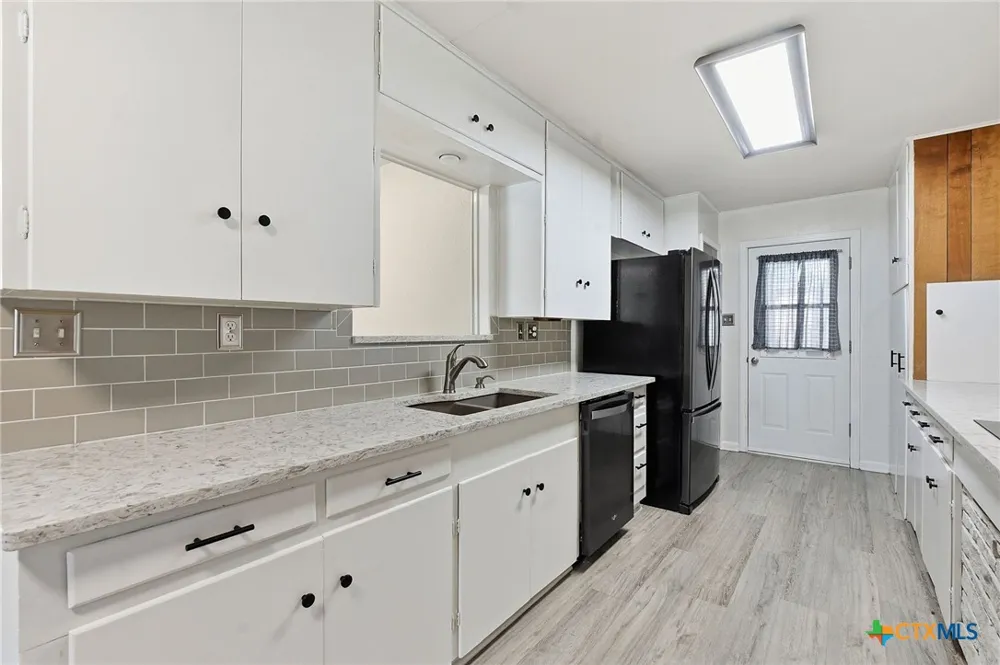 811 Nixon Street Lockhart, TX 78644