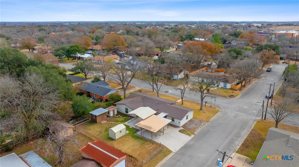 811 Nixon Street Lockhart, TX 78644