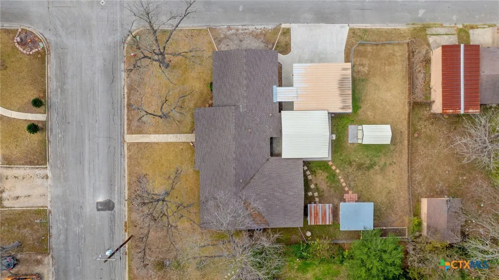 811 Nixon Street Lockhart, TX 78644