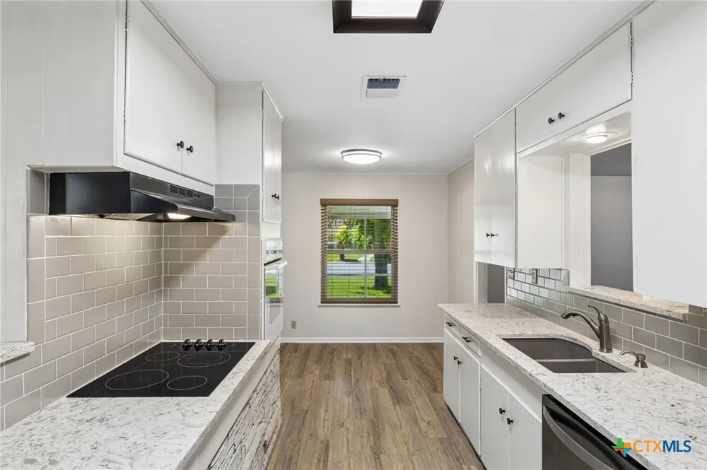 811 Nixon Street Lockhart, TX 78644