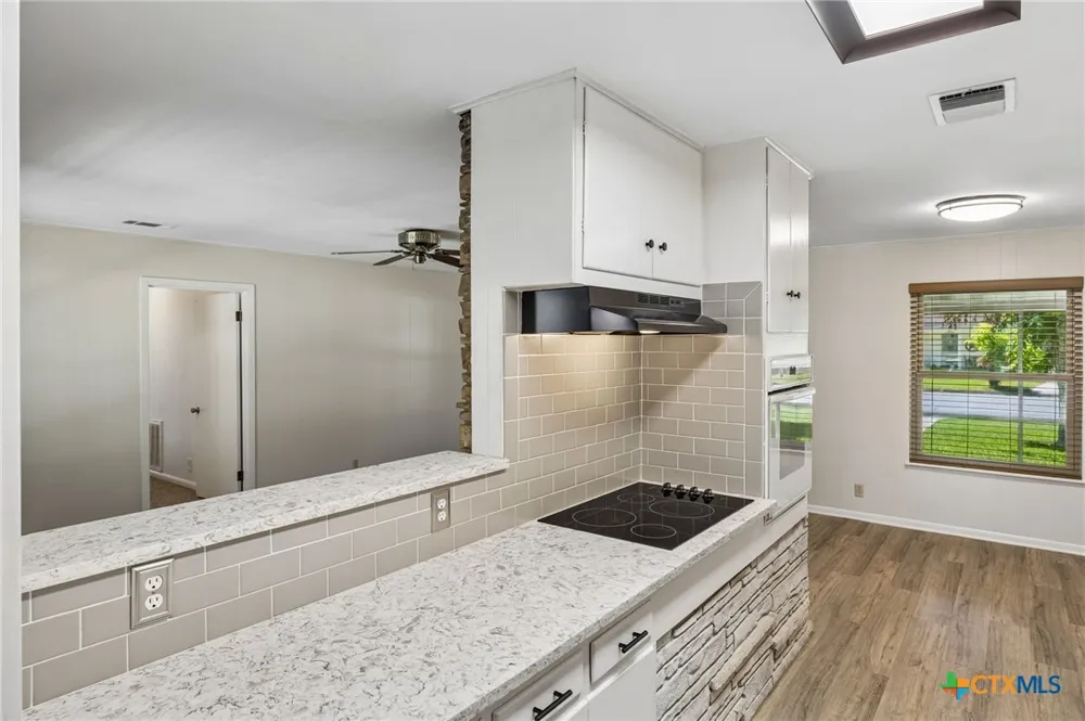811 Nixon Street Lockhart, TX 78644