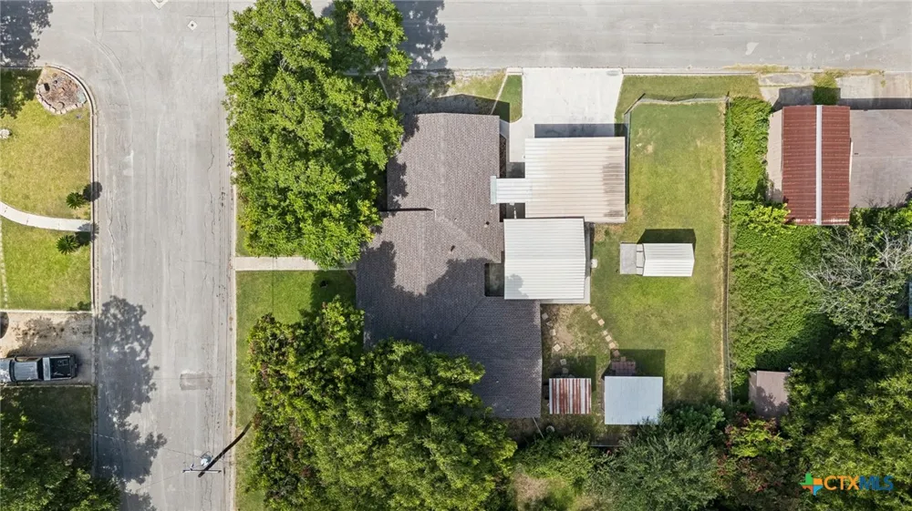 811 Nixon Street Lockhart, TX 78644