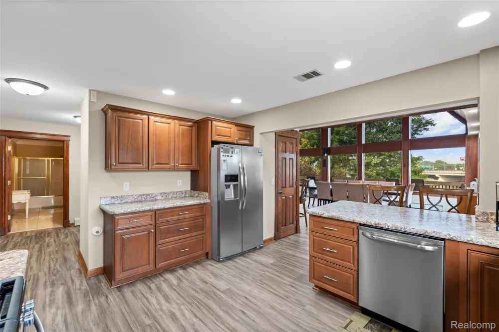 1907 Riverside Drive Port Huron City, MI 48060