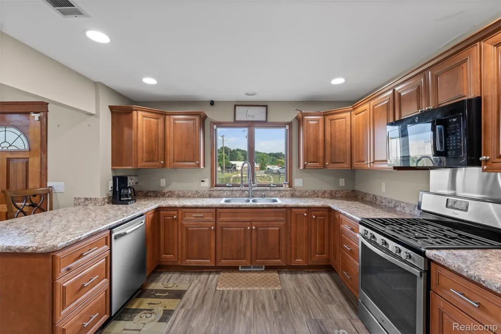 1907 Riverside Drive Port Huron City, MI 48060