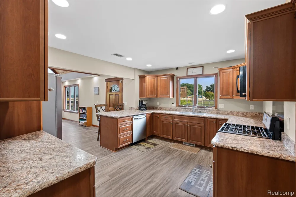 1907 Riverside Drive Port Huron City, MI 48060