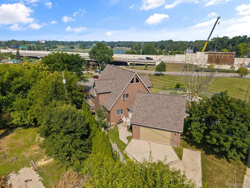 1907 Riverside Drive Port Huron City, MI 48060
