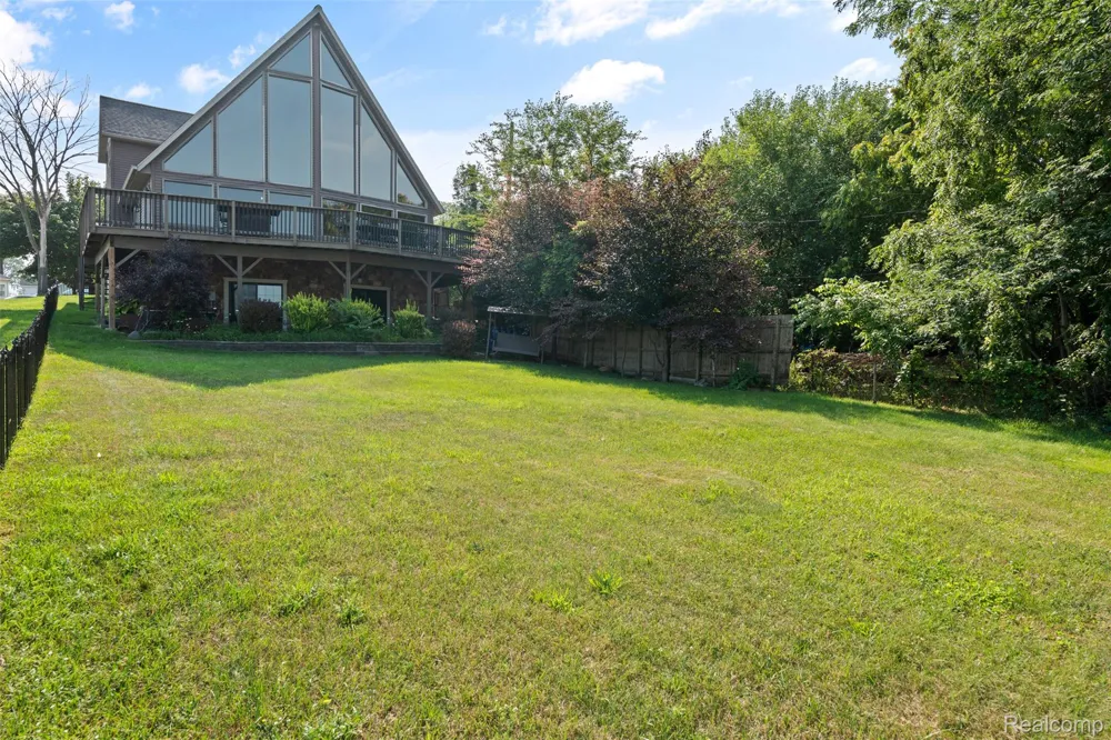 1907 Riverside Drive Port Huron City, MI 48060
