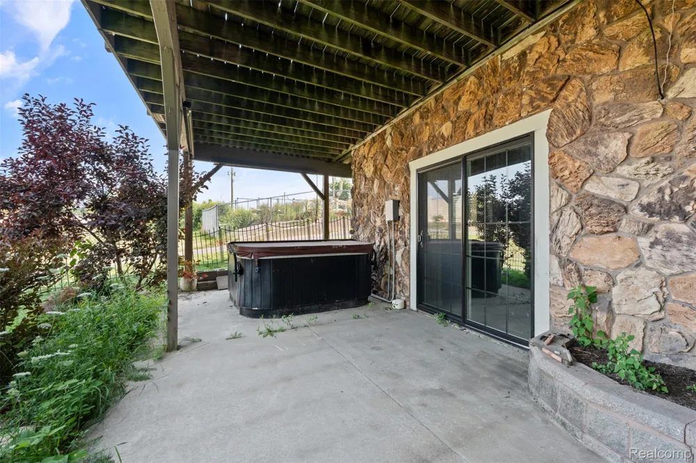 1907 Riverside Drive Port Huron City, MI 48060