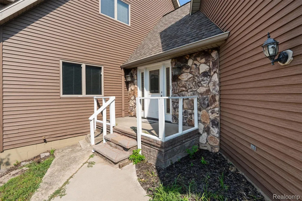 1907 Riverside Drive Port Huron City, MI 48060