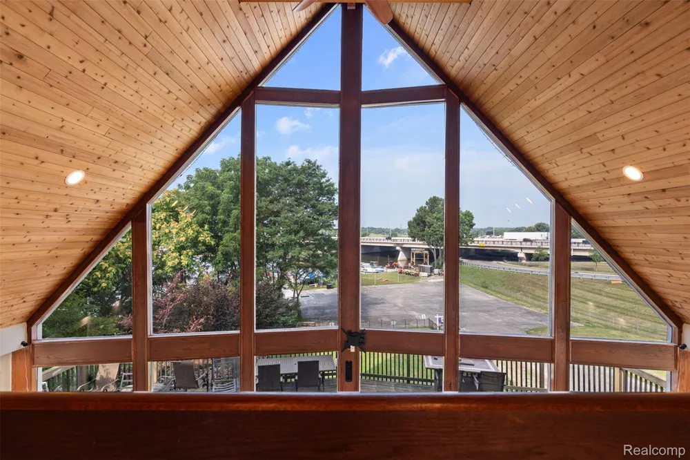 1907 Riverside Drive Port Huron City, MI 48060
