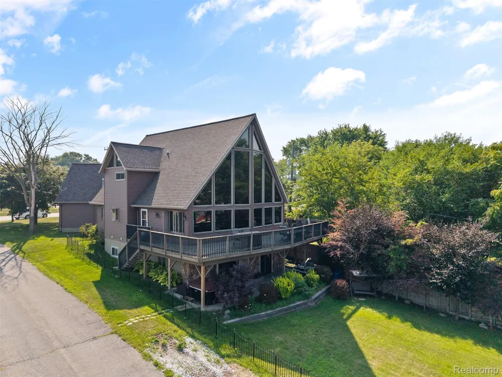 1907 Riverside Drive Port Huron City, MI 48060