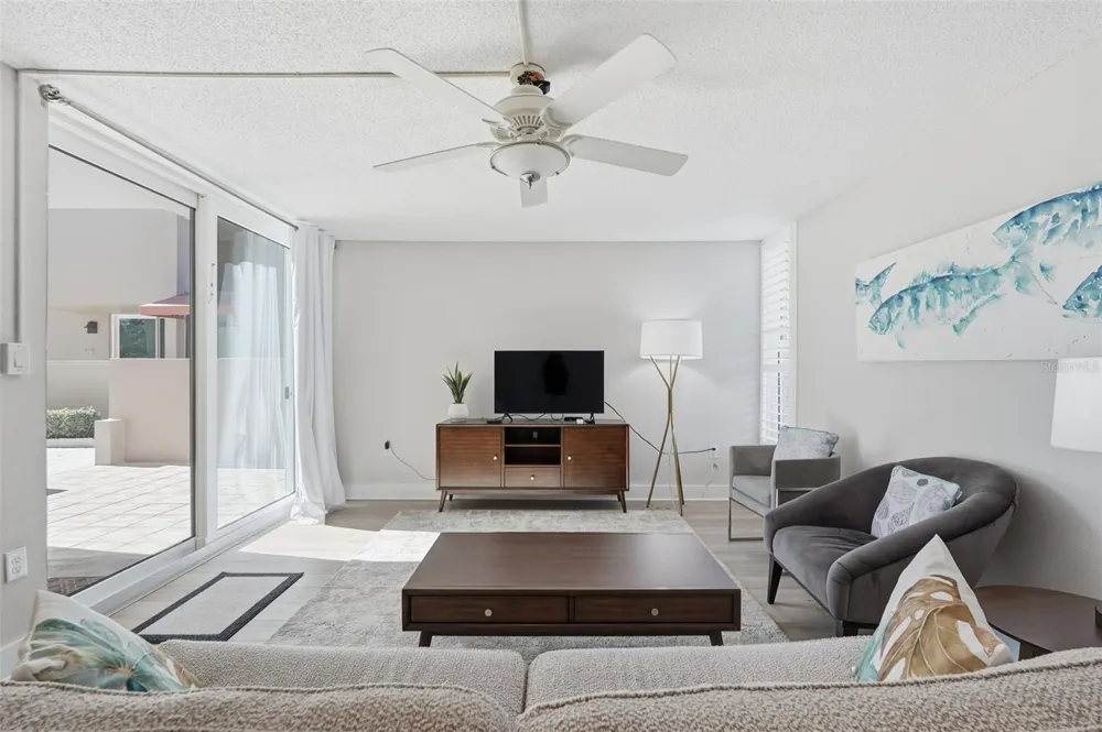 632 EDGEWATER DRIVE #135 Dunedin, FL 34698