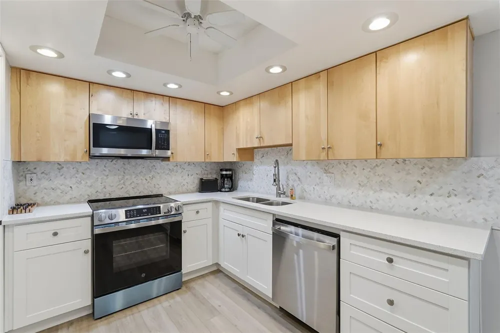 632 EDGEWATER DRIVE #135 Dunedin, FL 34698