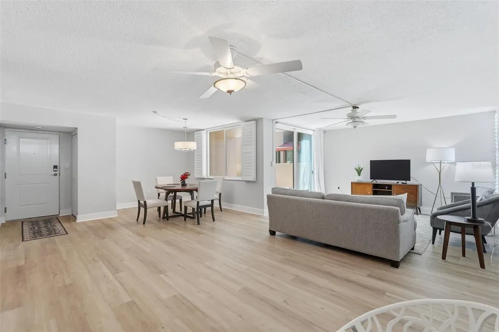 632 EDGEWATER DRIVE #135 Dunedin, FL 34698