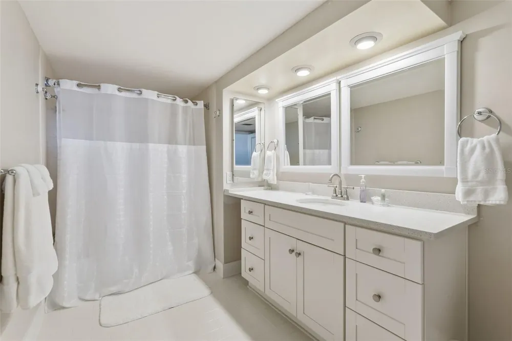 632 EDGEWATER DRIVE #135 Dunedin, FL 34698