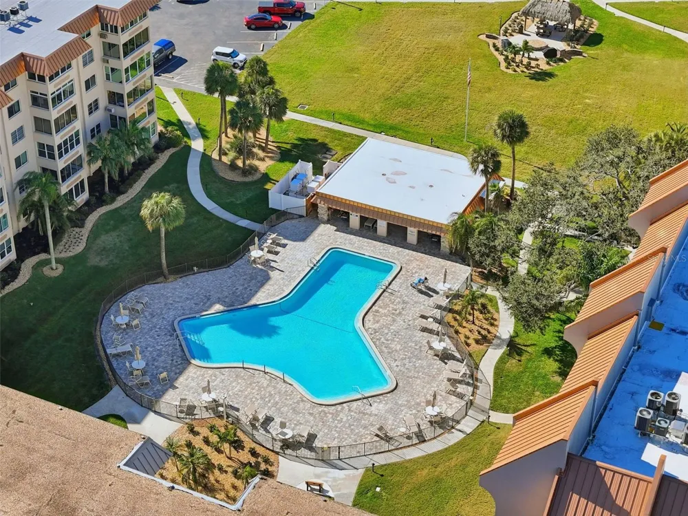 632 EDGEWATER DRIVE #135 Dunedin, FL 34698