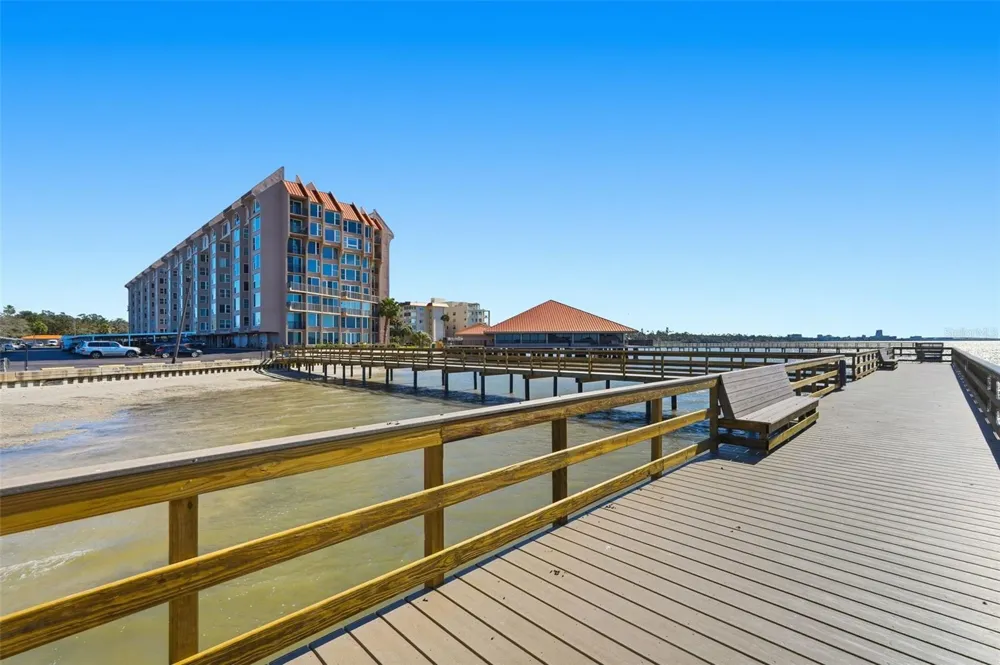 632 EDGEWATER DRIVE #135 Dunedin, FL 34698