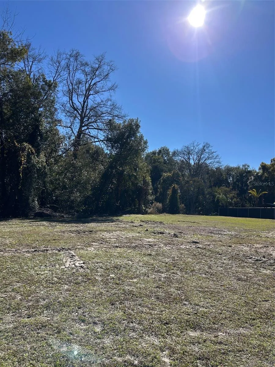 751 W PENNSYLVANIA AVENUE Lake Helen, FL 32744