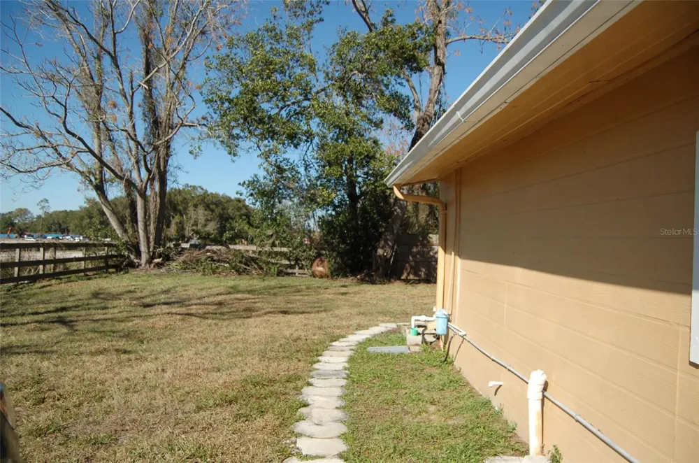 223 COUNTY ROAD 466A Fruitland Park, FL 34731
