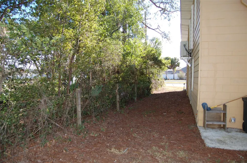 223 COUNTY ROAD 466A Fruitland Park, FL 34731