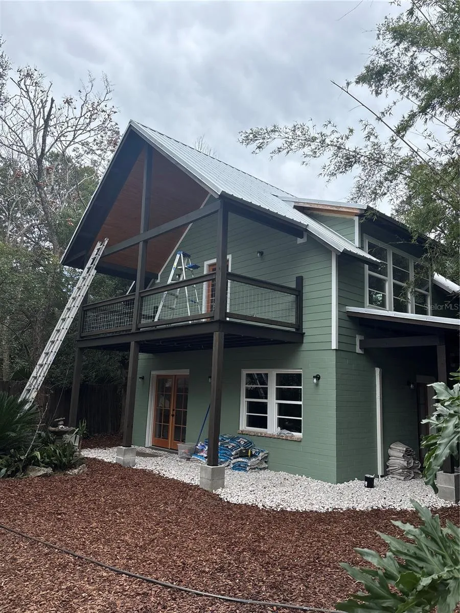 1027 NW 11TH AVENUE Gainesville, FL 32601