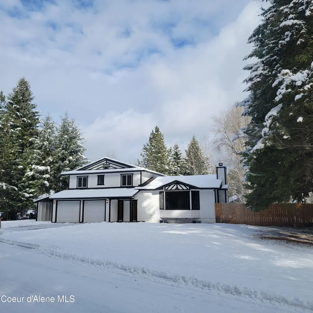 6933 W Tesemini Drive Spirit Lake, ID 83869