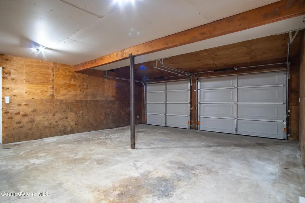 6933 W Tesemini Drive Spirit Lake, ID 83869